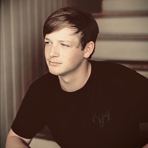 Meet your Posher, Chloe - Picture 11 of 15